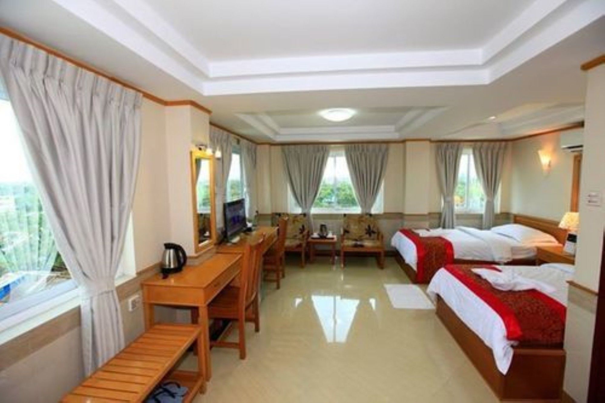 Hotel Novel Rangoon Buitenkant foto