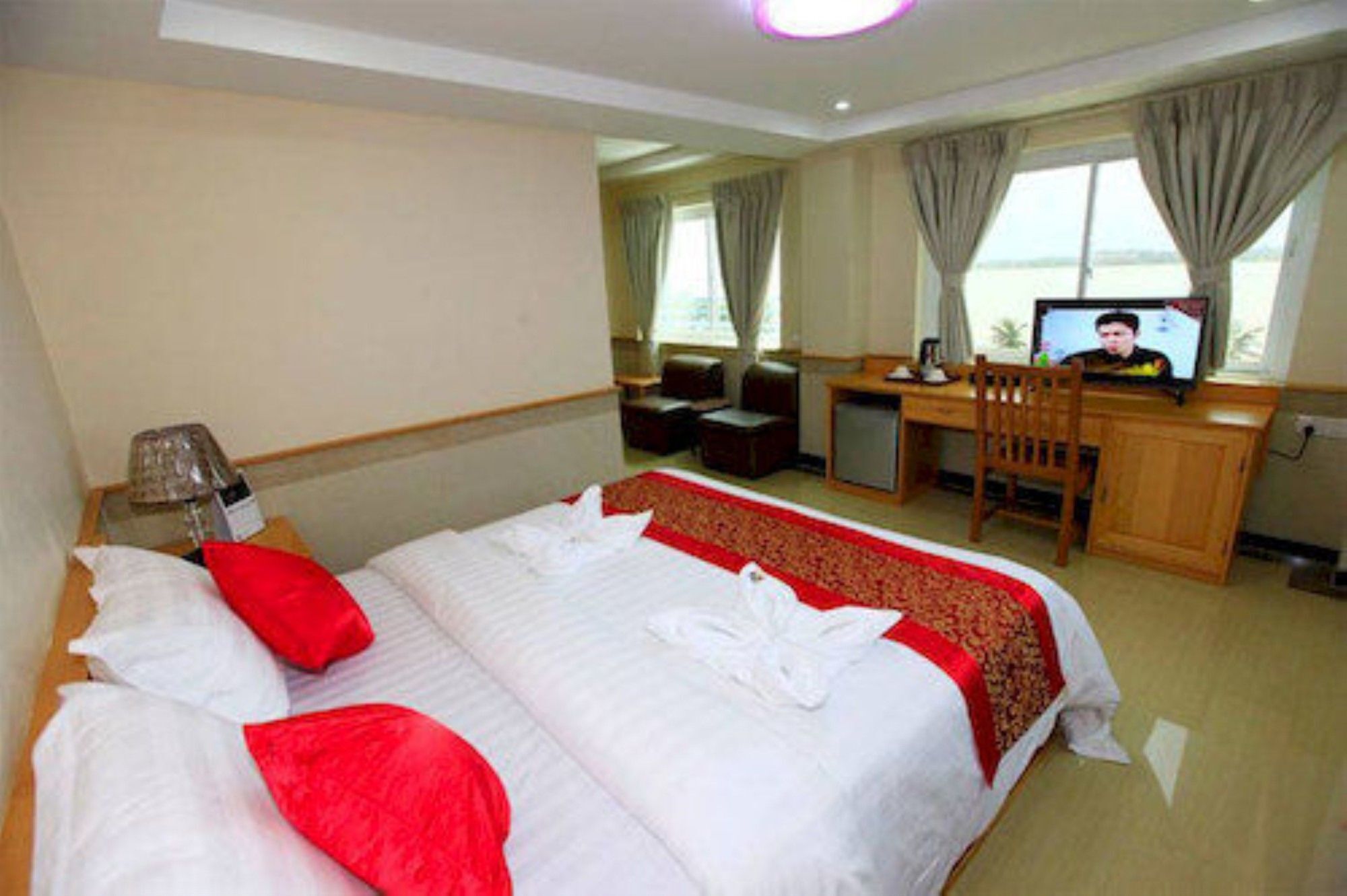 Hotel Novel Rangoon Buitenkant foto