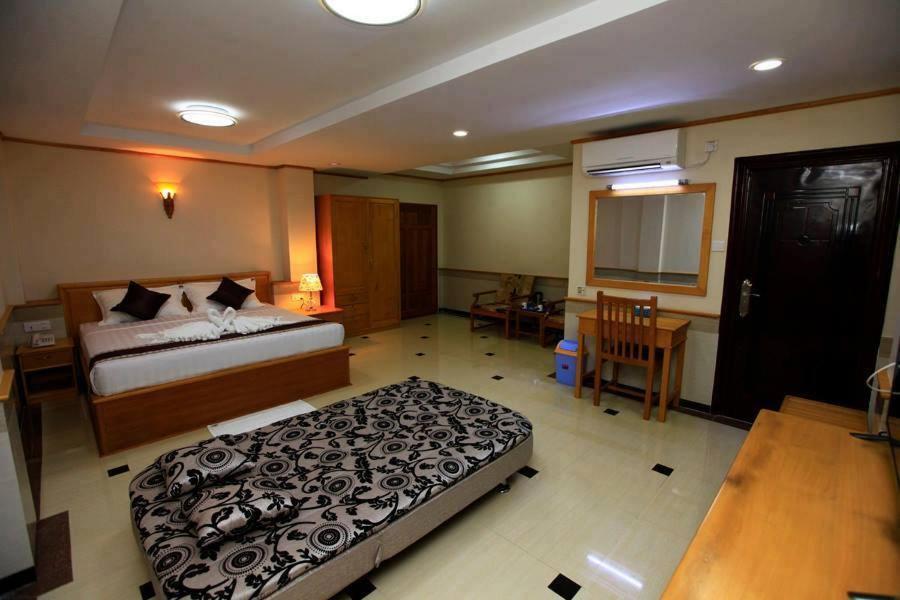 Hotel Novel Rangoon Buitenkant foto